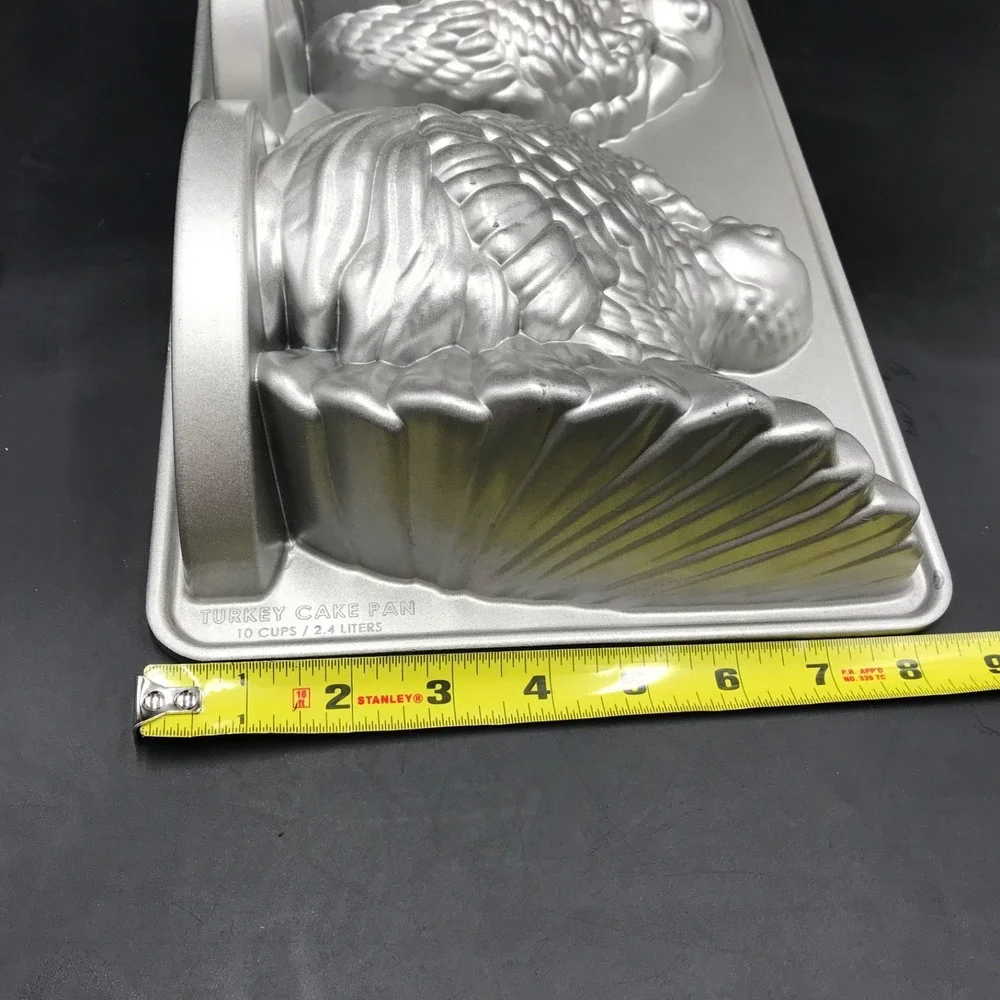 Nordic Ware Thanksgiving Turkey Cake Pan 10 Cup 2.4 Liters Dressing Stuffing Pan